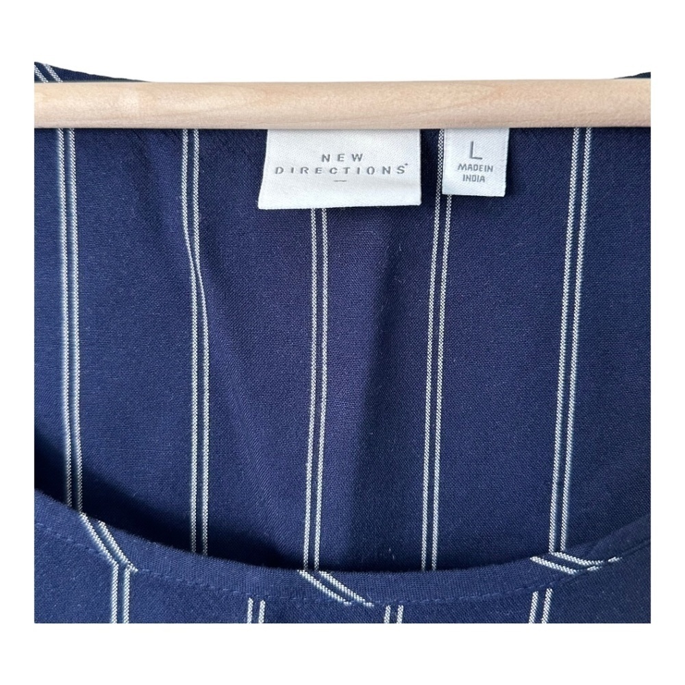 Democracy Blue/White Pinstripe Sleeveless Top Size L NWOT - Picture 2 of 7